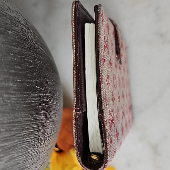 Louis Vuitton Planner - Picture 6 of 9